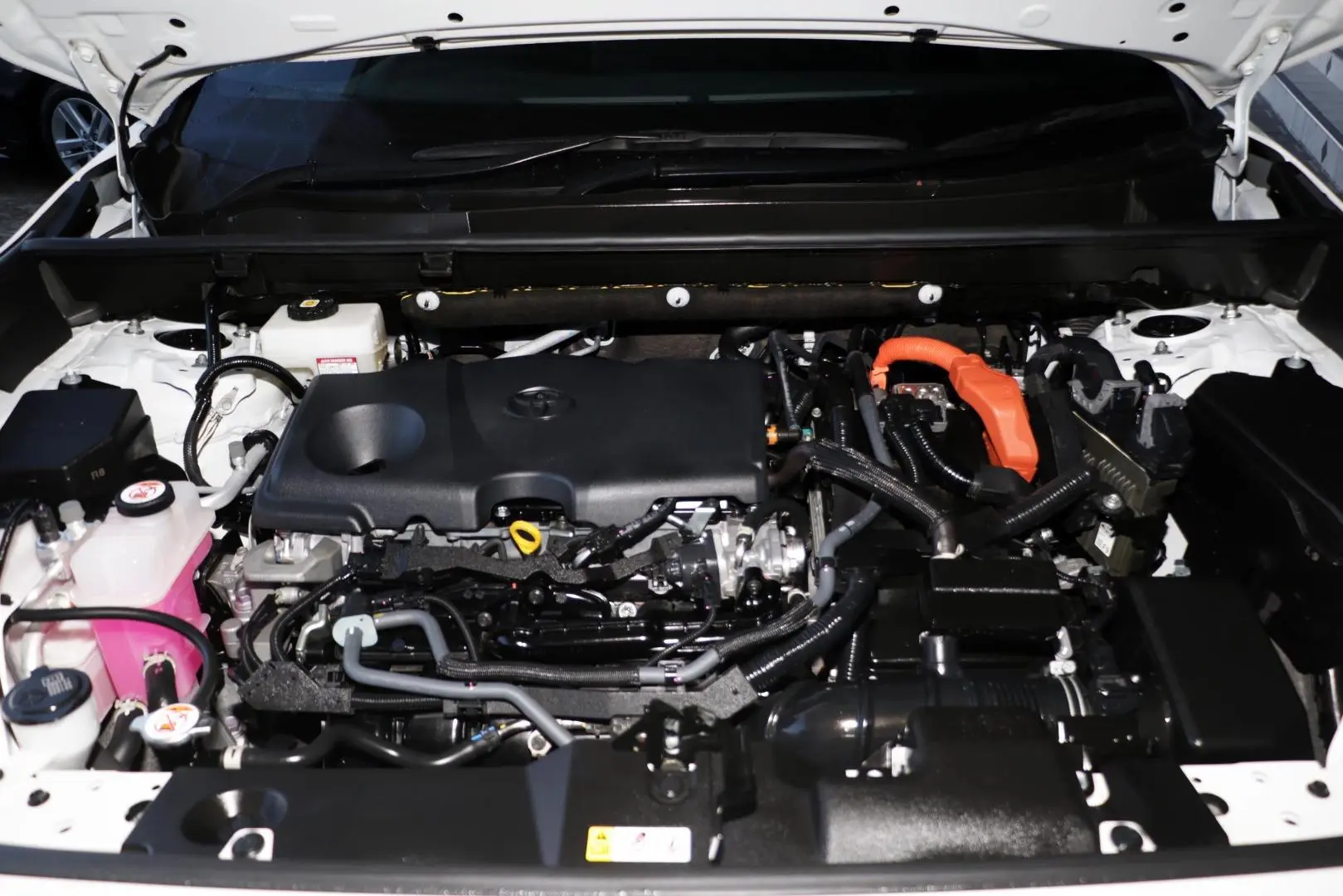2024 Toyota RAV4 Gallery Image 19