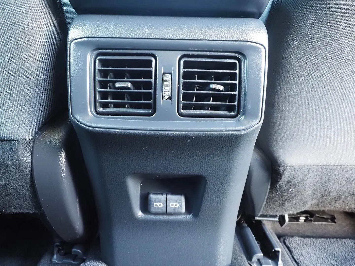 2024 Toyota RAV4 Gallery Image 16