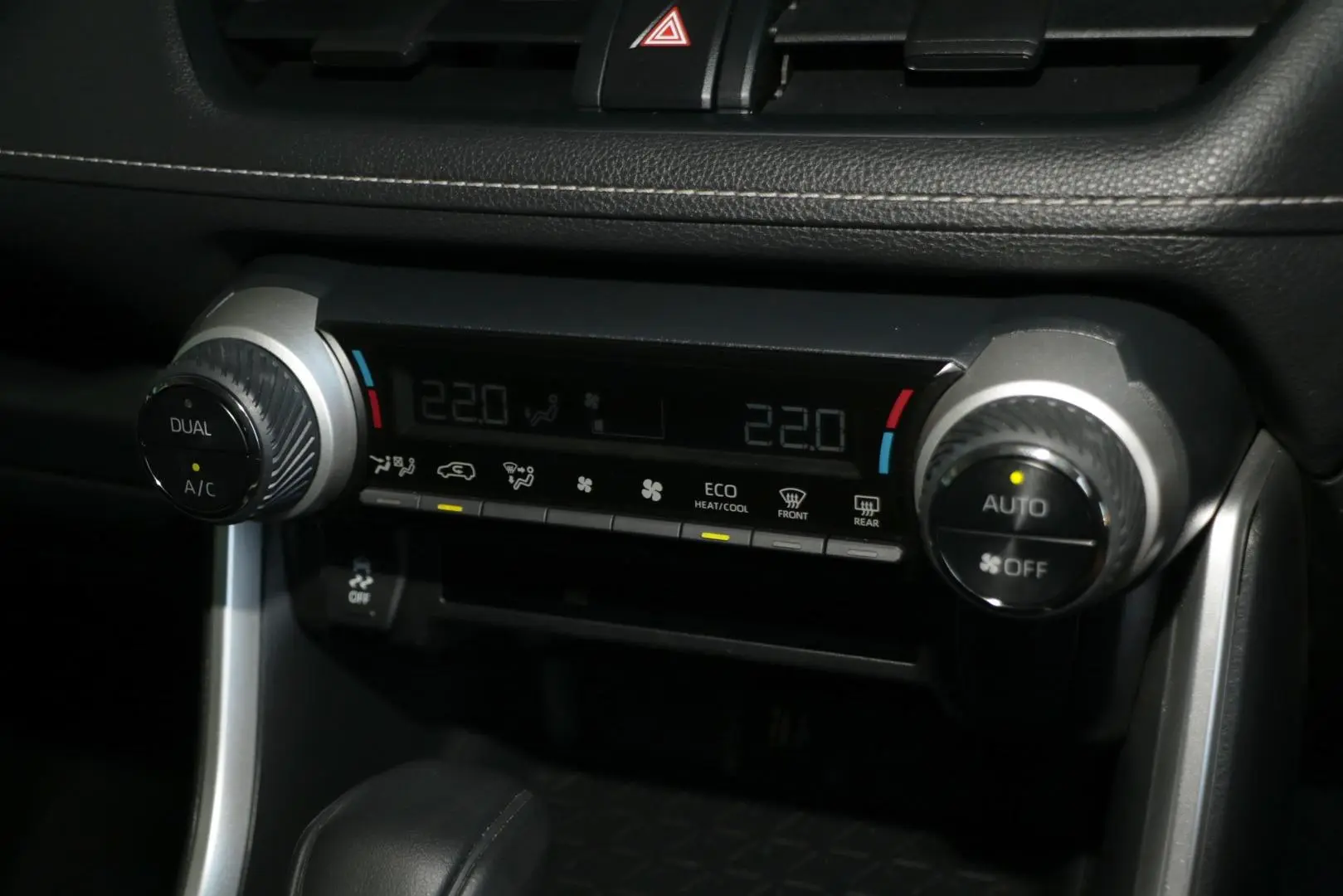 2025 Toyota RAV4 Gallery Image 17