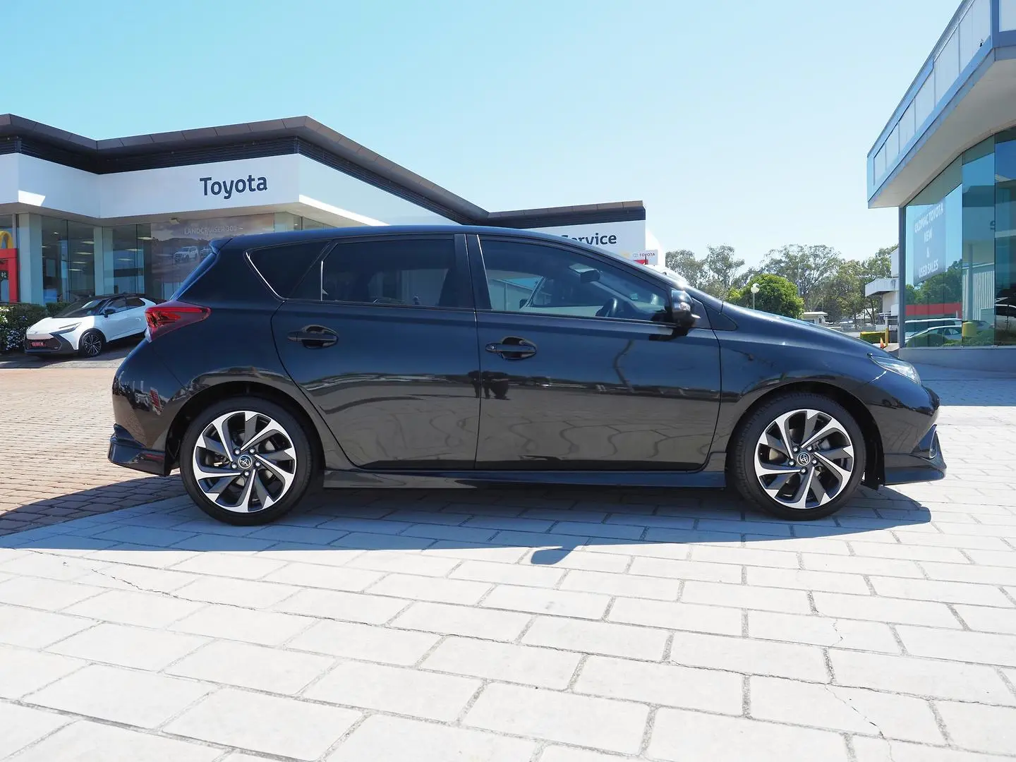 2016 Toyota Corolla Gallery Image 7