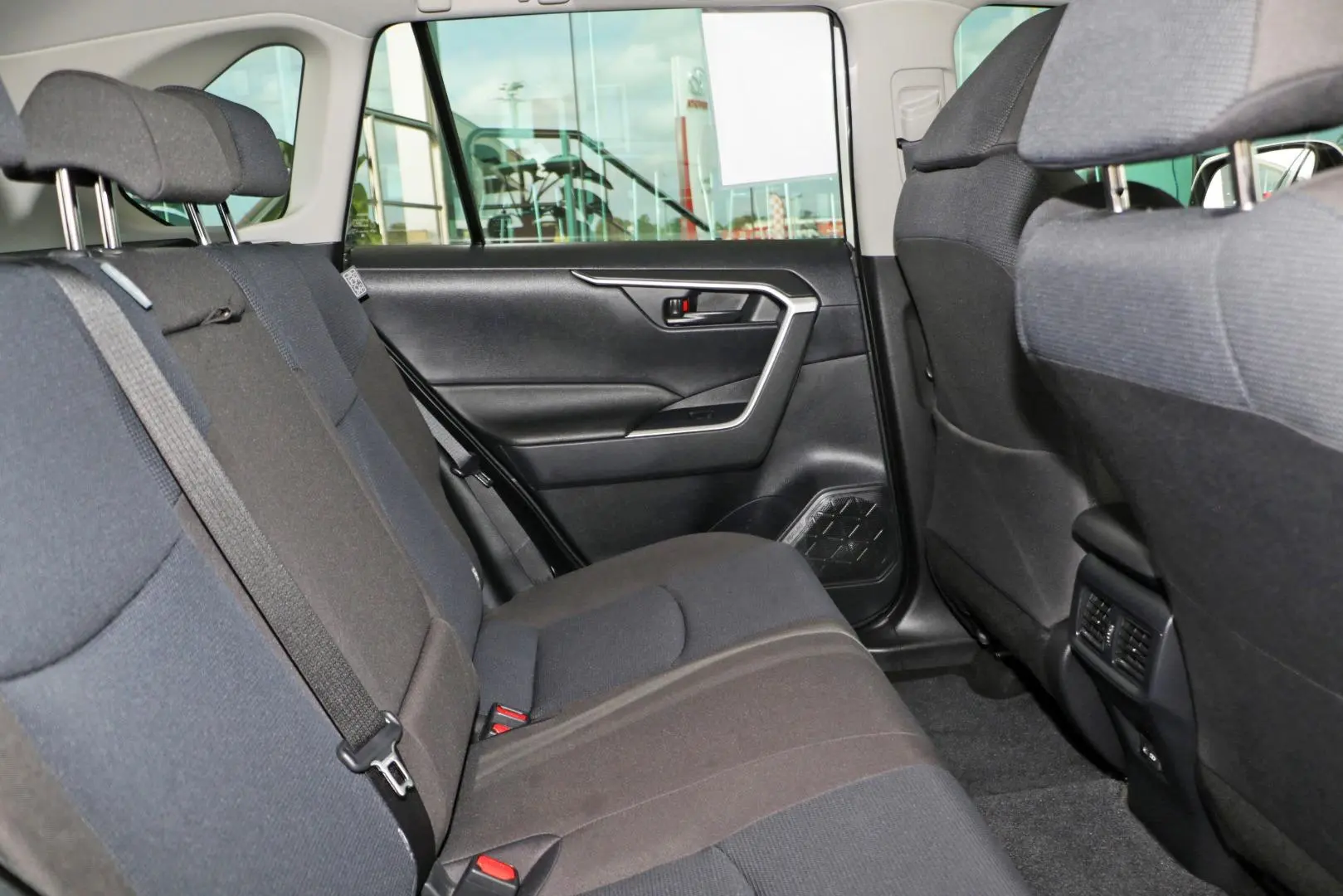 2024 Toyota RAV4 Gallery Image 9