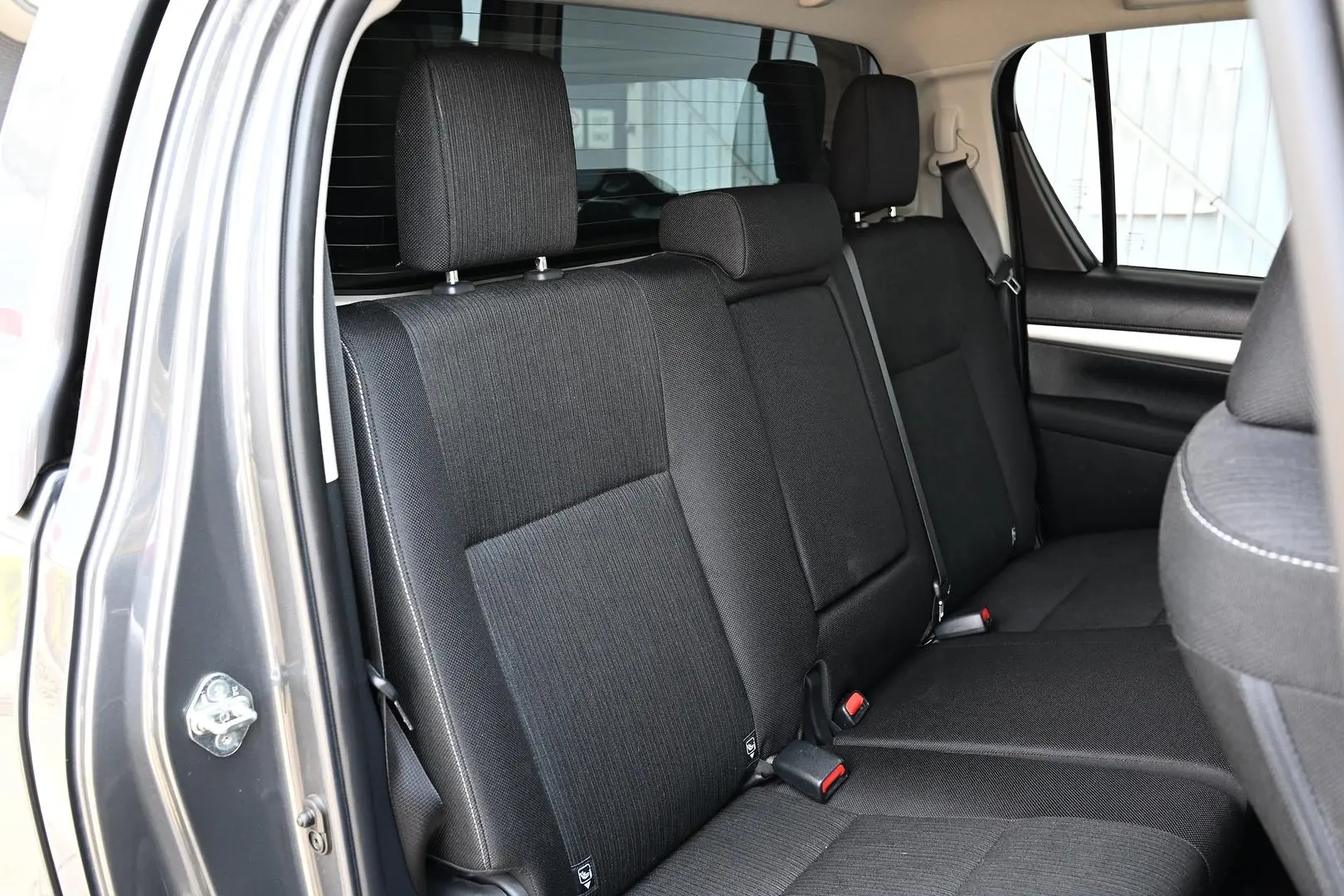 2017 Toyota Hilux Gallery Image 10