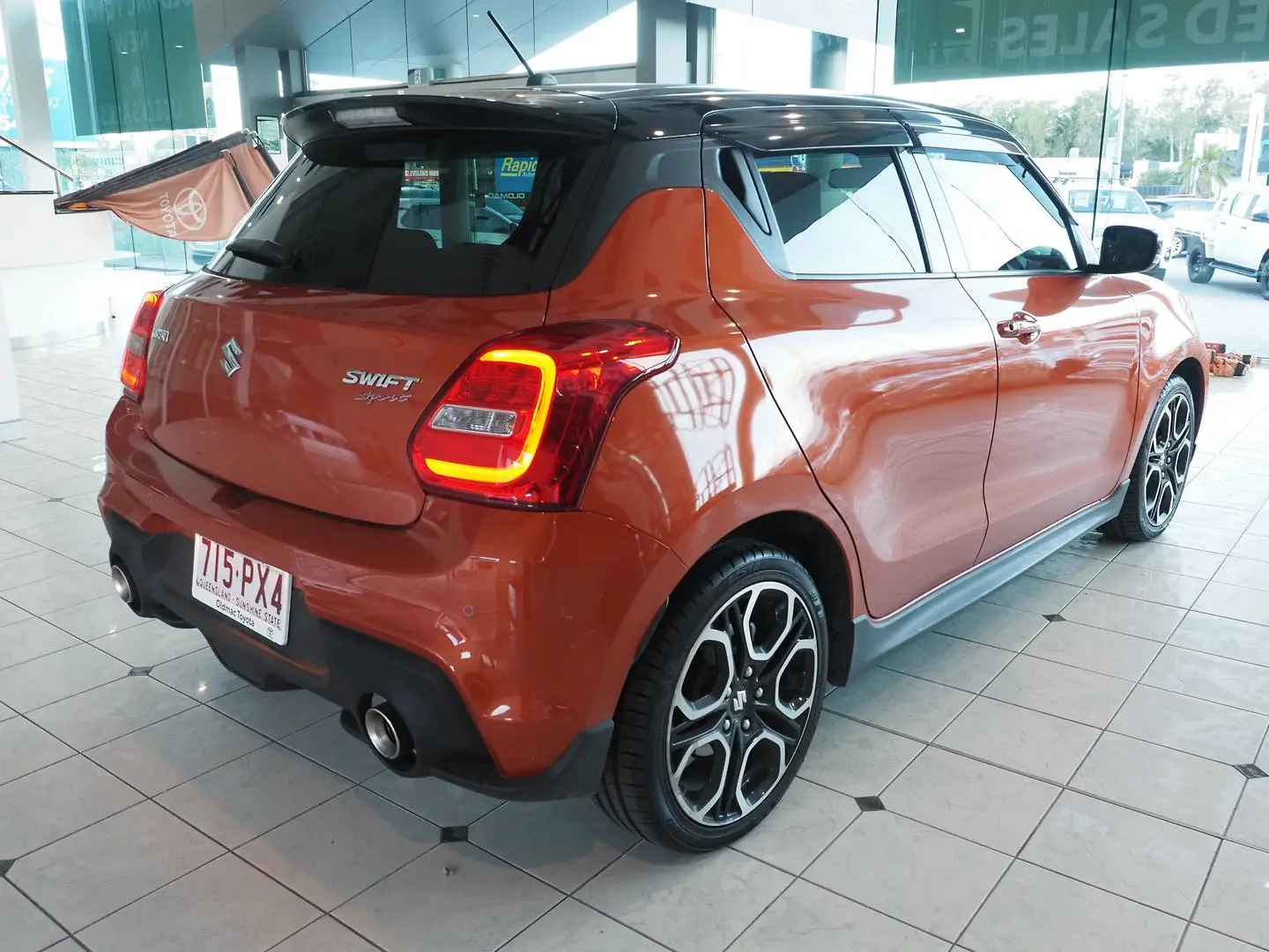 2020 Suzuki Swift Gallery Image 9