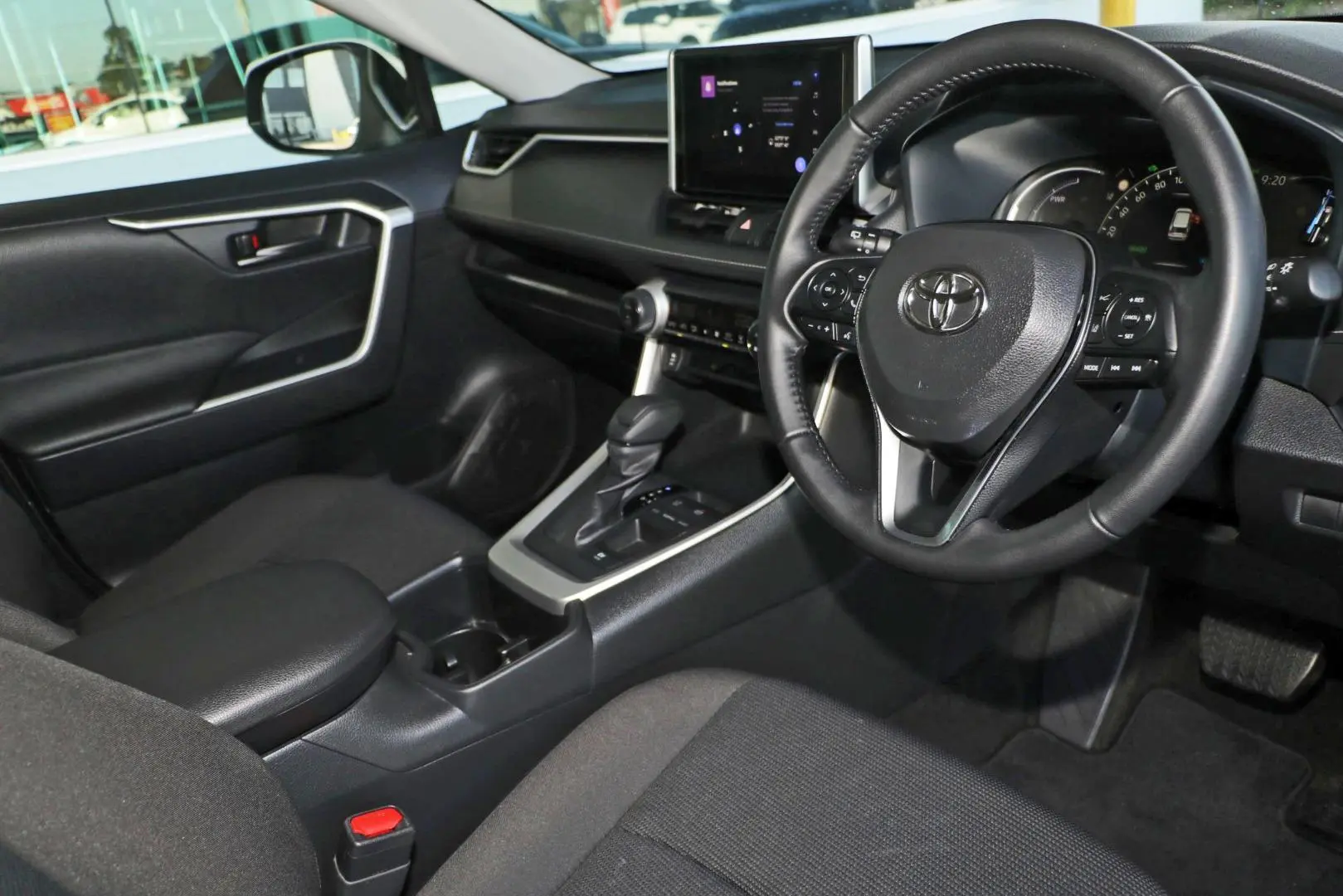 2025 Toyota RAV4 Gallery Image 7