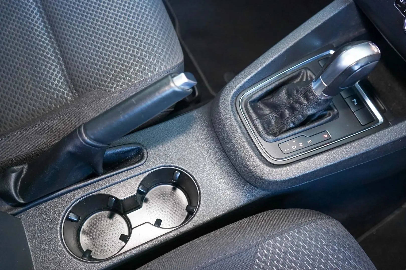 2017 Volkswagen Jetta Gallery Image 16