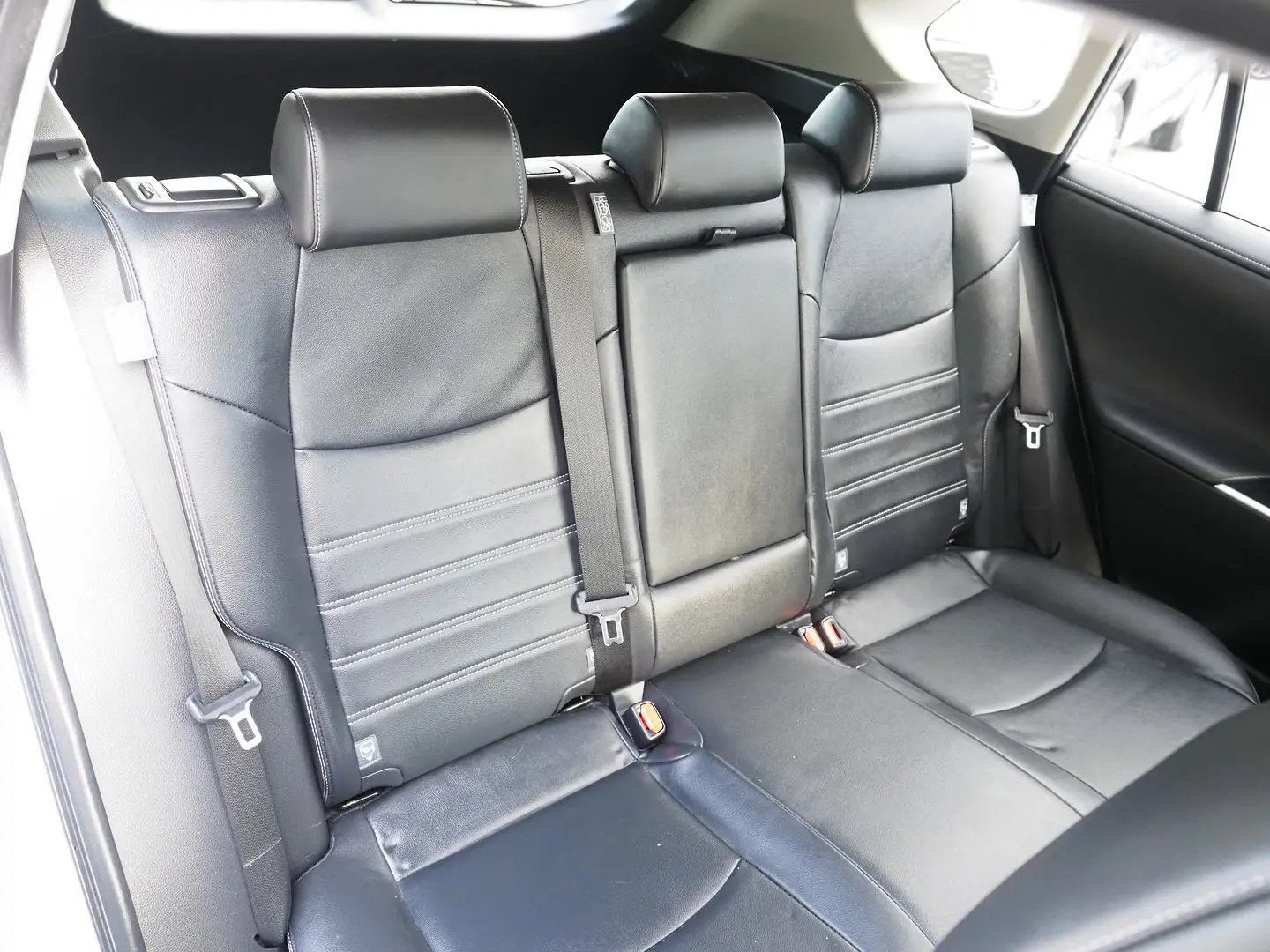 2020 Toyota RAV4 Gallery Image 13