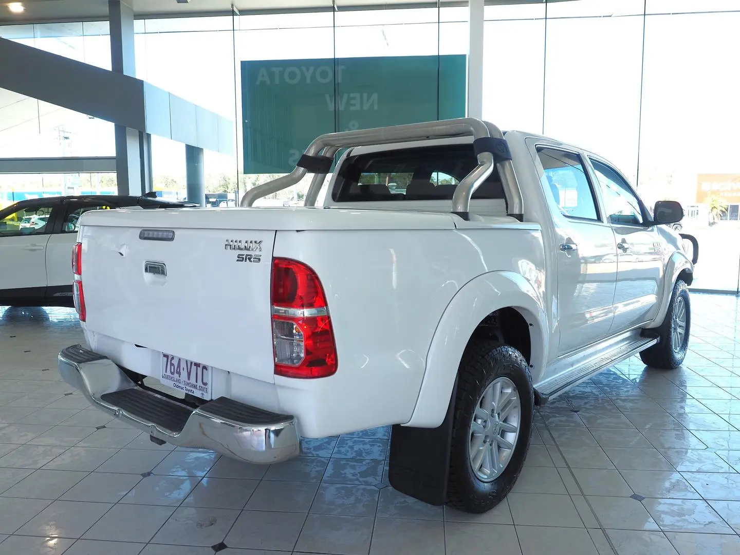 2015 Toyota Hilux Gallery Image 7