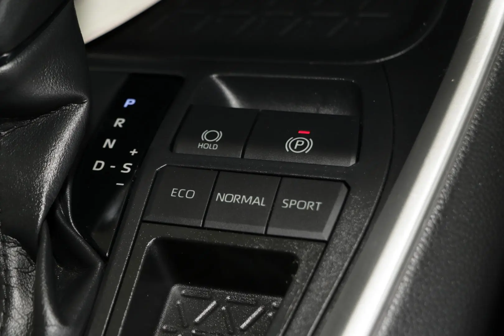 2021 Toyota RAV4 Gallery Image 16