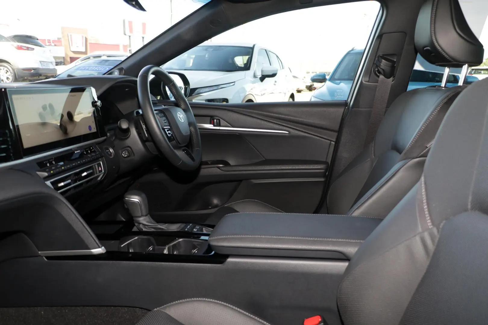 2025 Toyota Camry Gallery Image 9