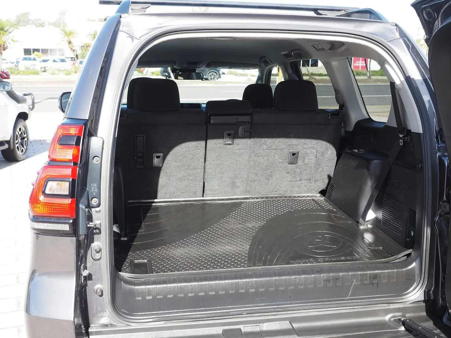 2020 Toyota Landcruiser Prado Gallery Image 3