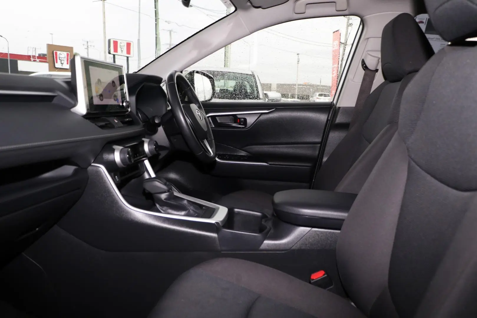 2023 Toyota RAV4 Gallery Image 8