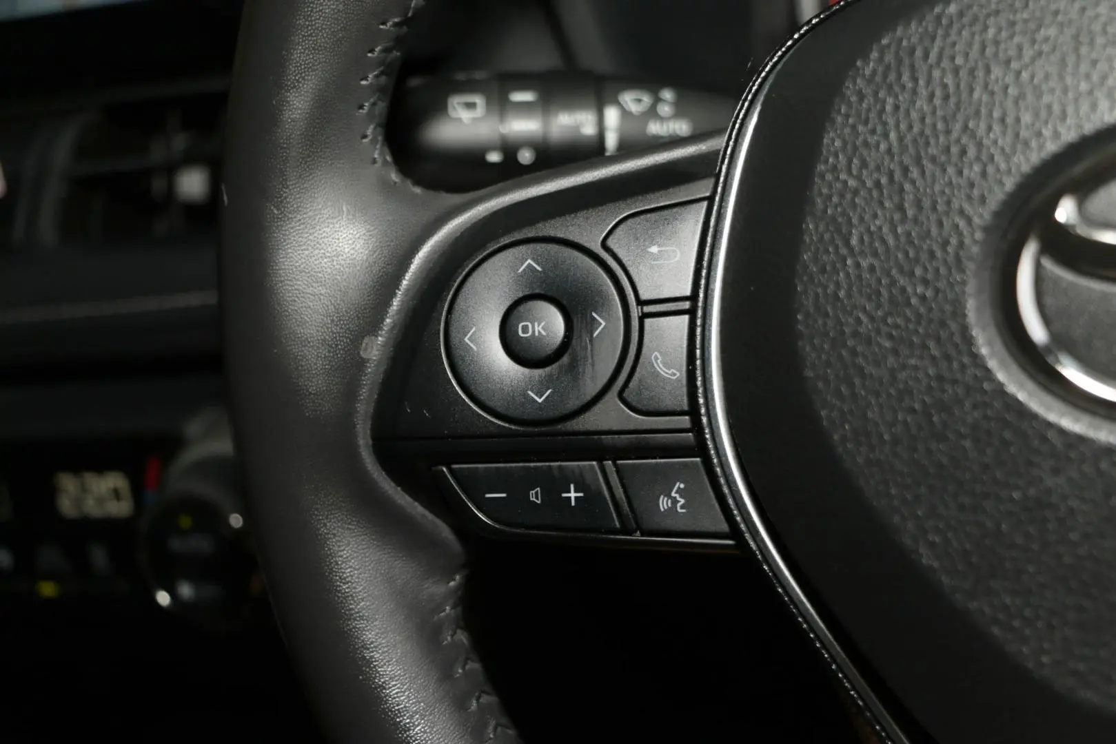 2019 Toyota RAV4 Gallery Image 15