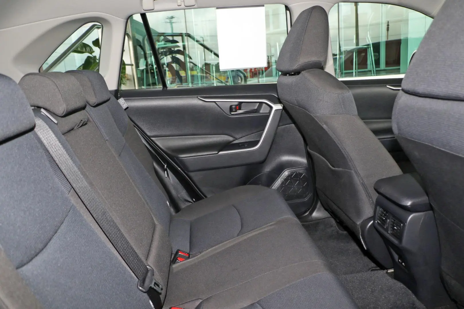 2025 Toyota RAV4 Gallery Image 10