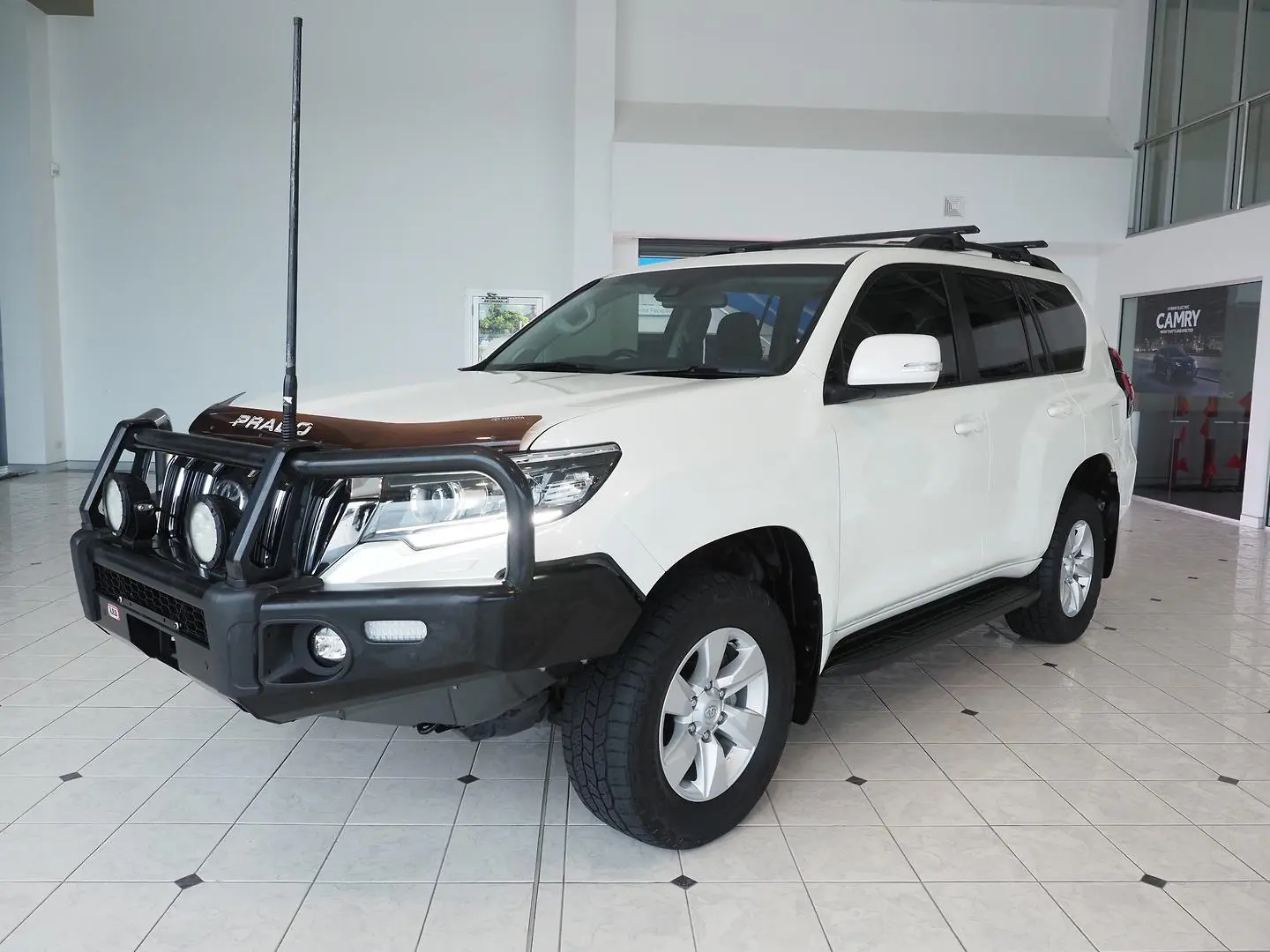 2018 Toyota Landcruiser Prado Gallery Image 10
