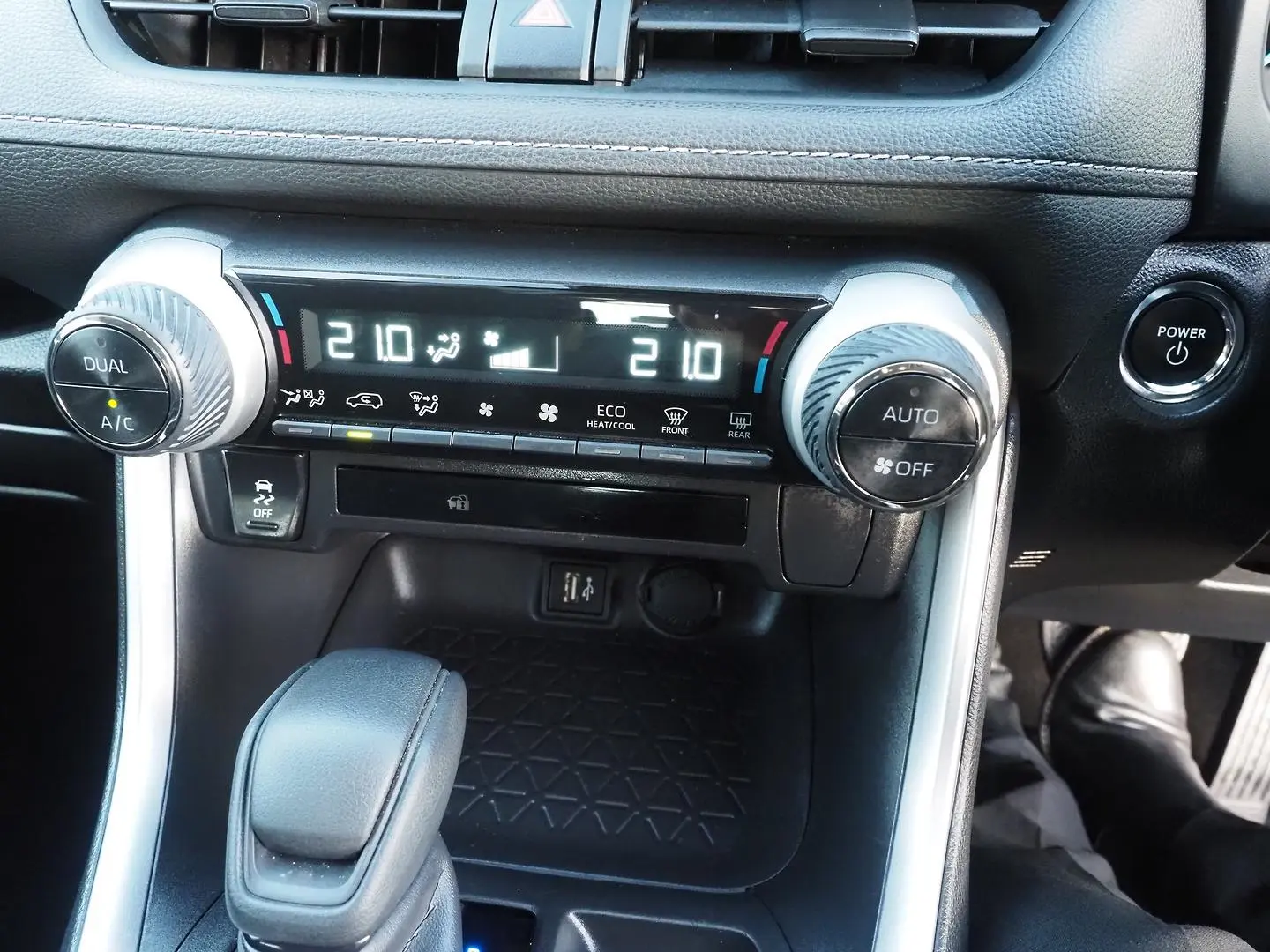 2024 Toyota RAV4 Gallery Image 21