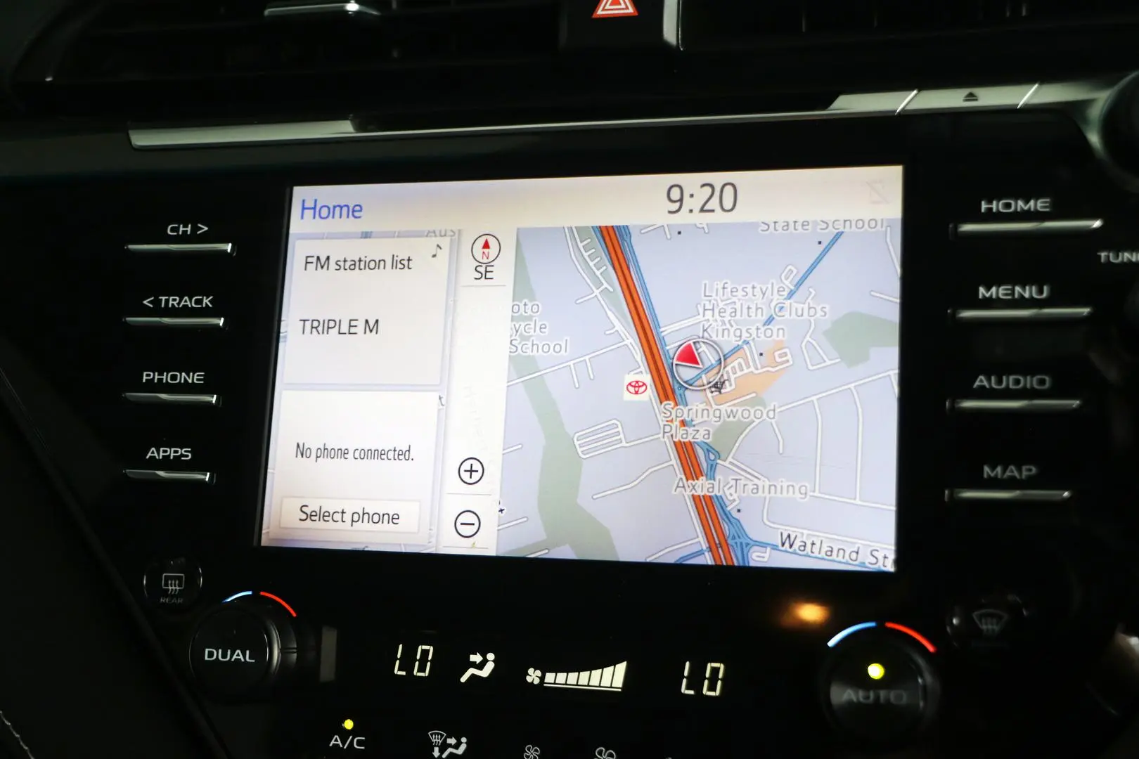 2019 Toyota Camry Gallery Image 12