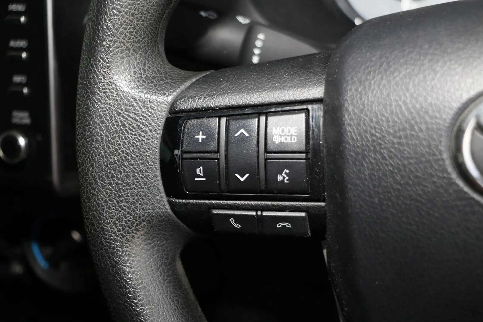 2021 Toyota Hilux Gallery Image 13