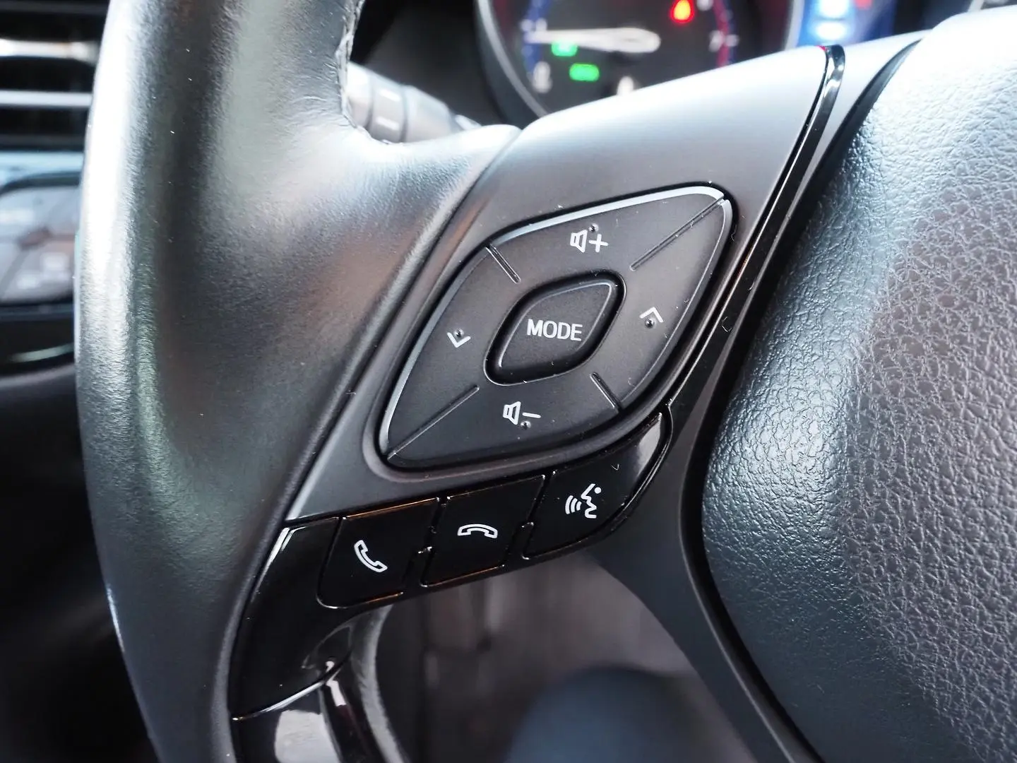 2019 Toyota C-HR Gallery Image 20