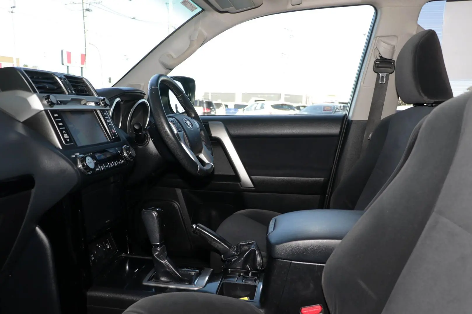 2017 Toyota Landcruiser Prado Gallery Image 8