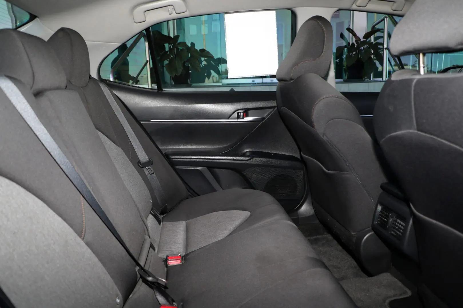 2018 Toyota Camry Gallery Image 9