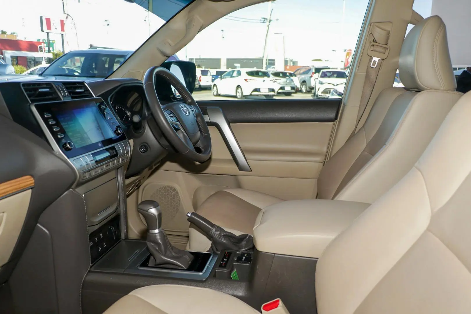 2021 Toyota Landcruiser Prado Gallery Image 8