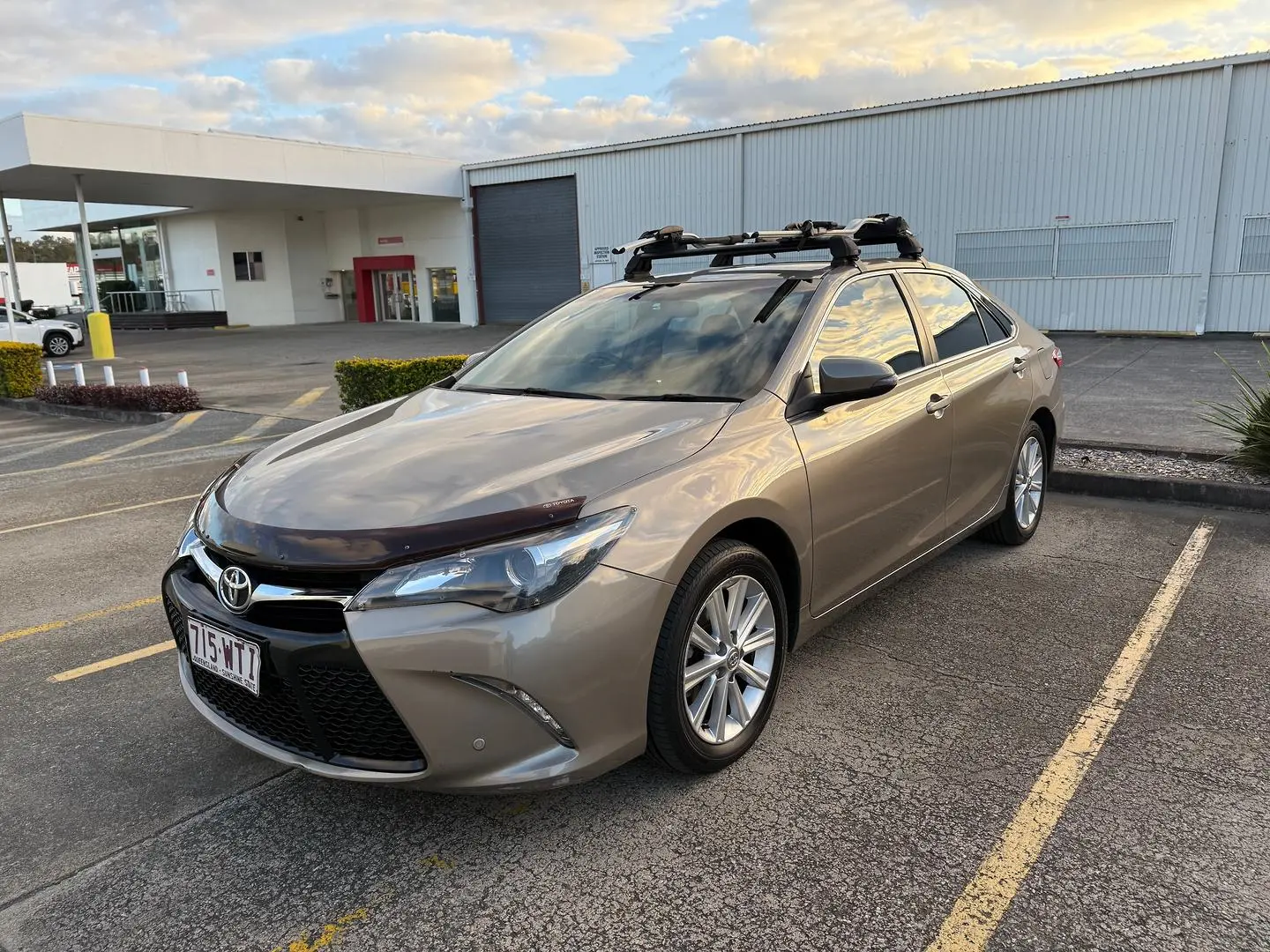 2016 Toyota Camry Gallery Image 5