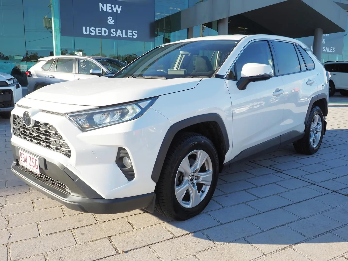2020 Toyota RAV4 Gallery Image 9