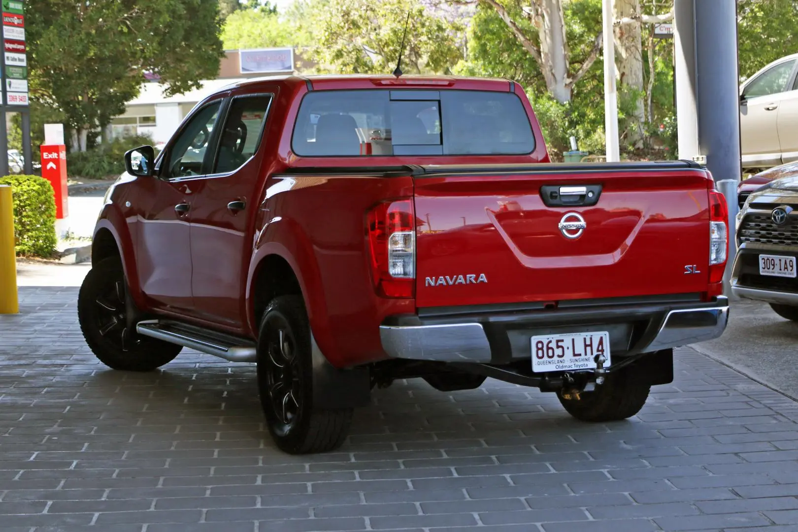 2017 Nissan Navara Image 2