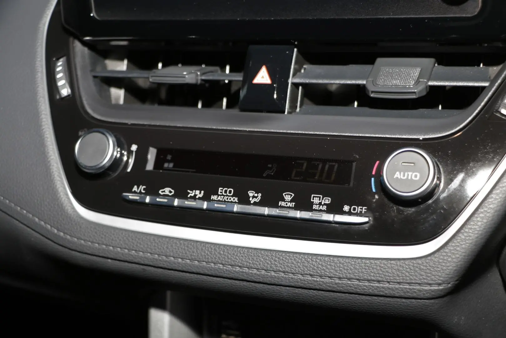 2023 Toyota Corolla Cross Gallery Image 15