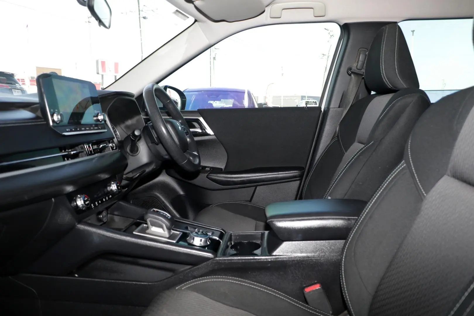 2021 Mitsubishi Outlander Gallery Image 8
