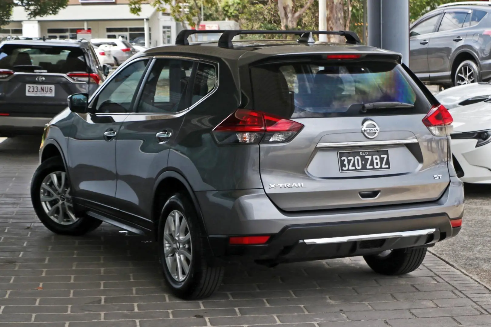 2019 Nissan X-TRAIL Gallery Image 2