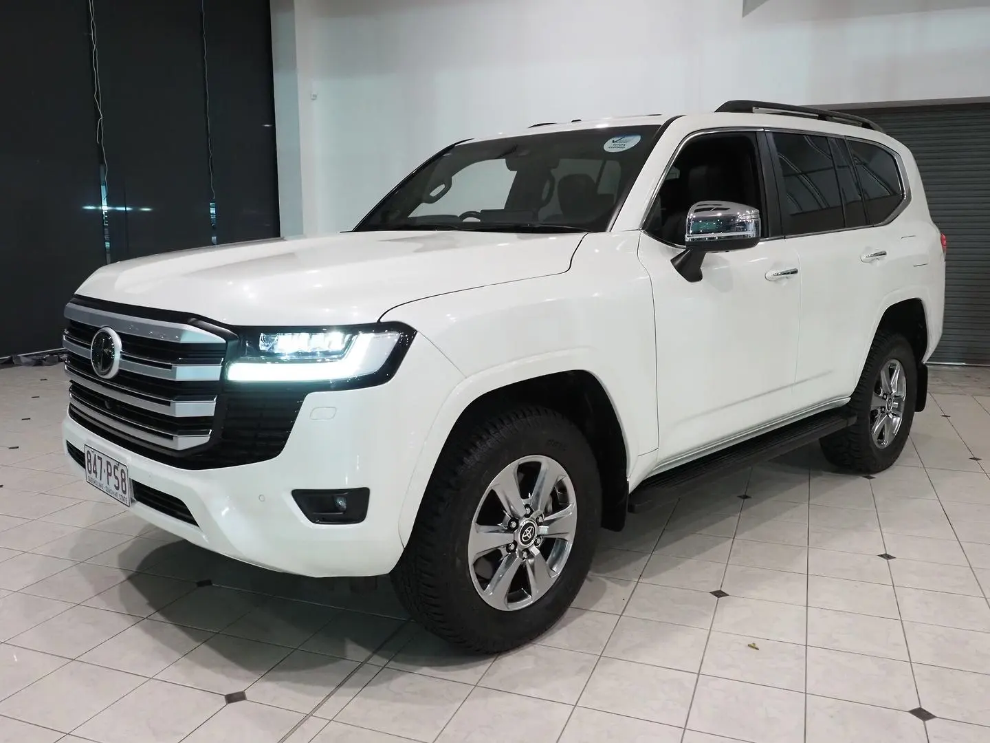 2022 Toyota Landcruiser Gallery Image 11