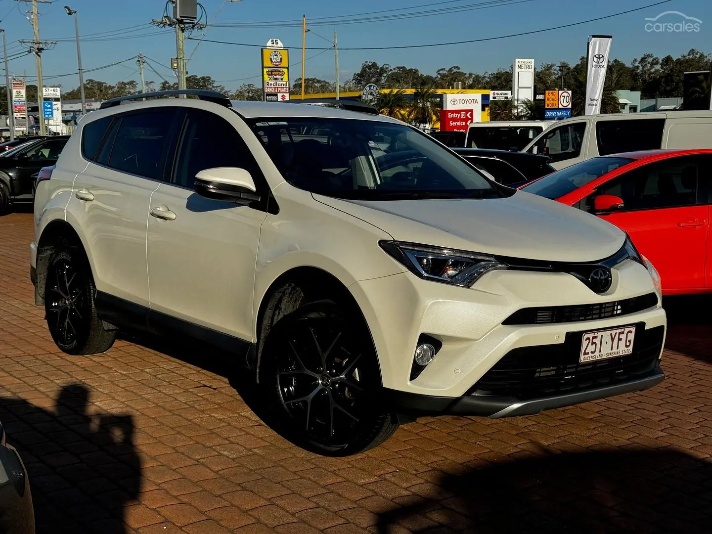 2018 Toyota RAV4 Image 1