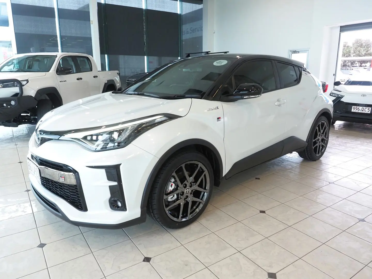 2022 Toyota C-HR Gallery Image 10