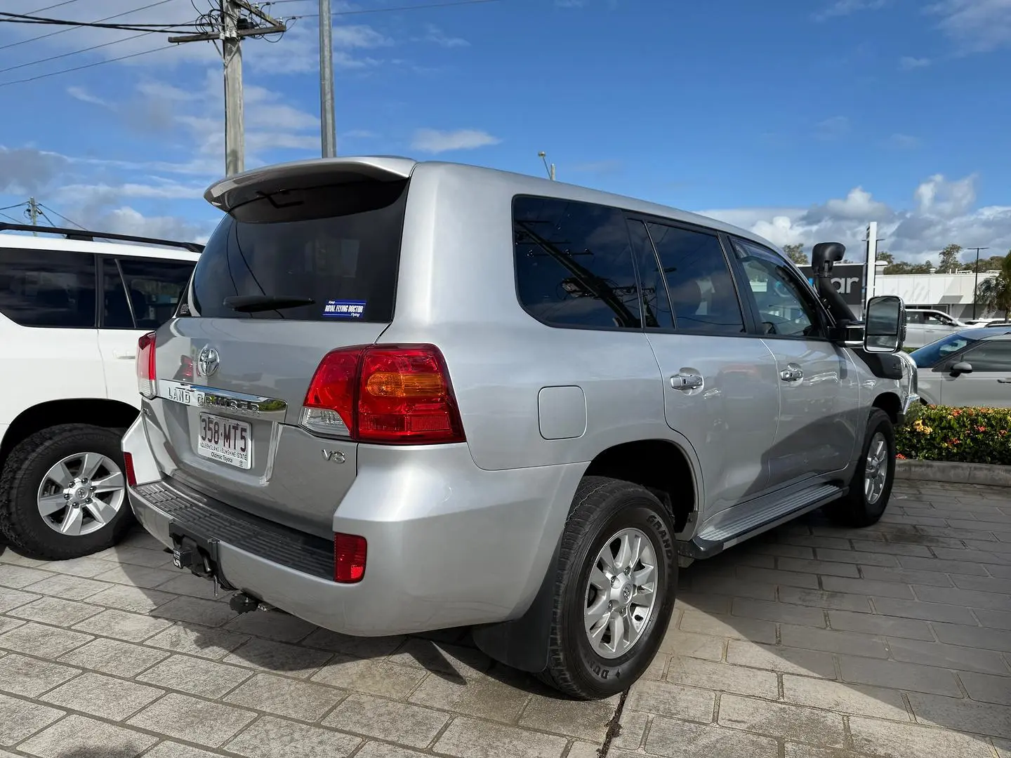 2015 Toyota Landcruiser Gallery Image 2