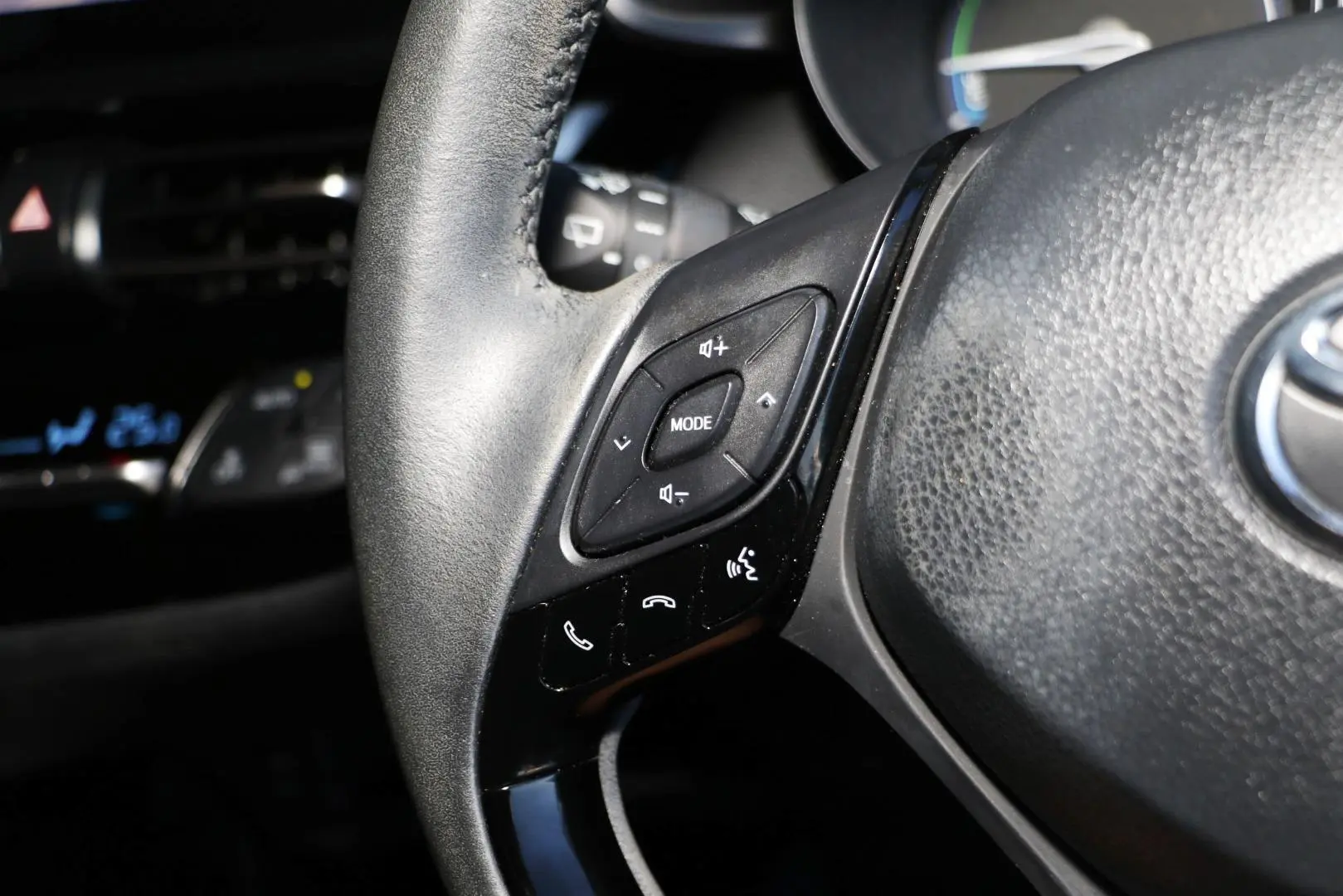 2021 Toyota C-HR Gallery Image 14