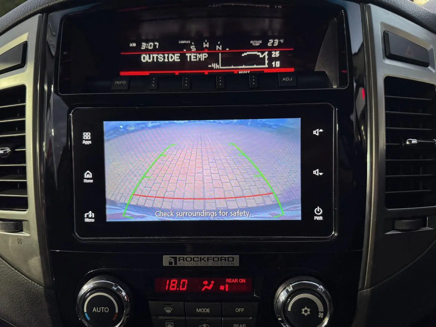 2016 Mitsubishi Pajero Gallery Image 26