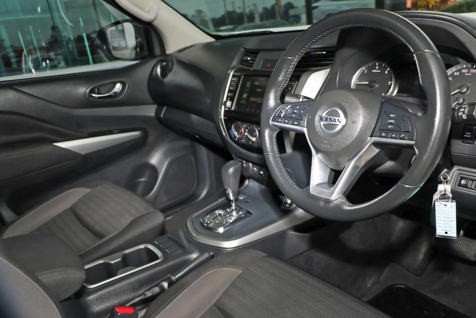 2021 Nissan Navara Gallery Image 6
