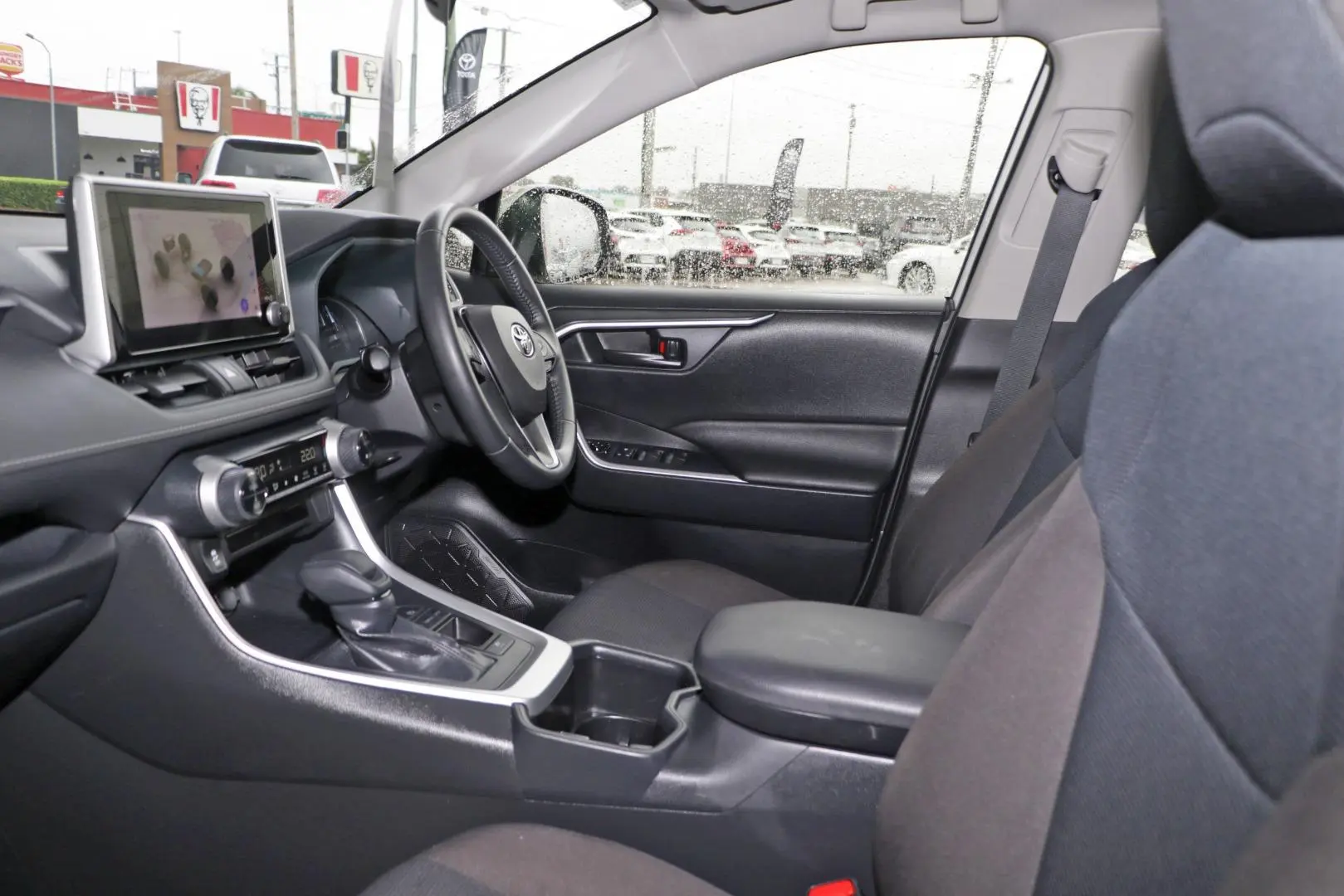 2024 Toyota RAV4 Gallery Image 9