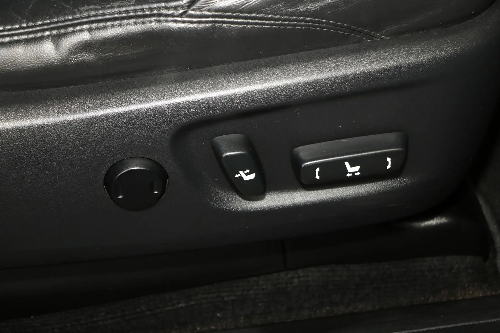 2014 Toyota Landcruiser Prado Gallery Image 12