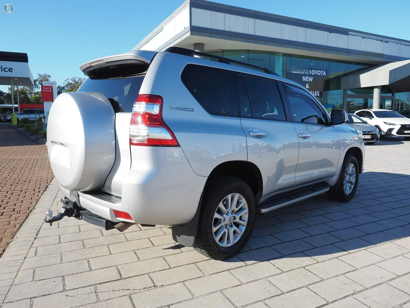 2017 Toyota Landcruiser Prado Gallery Image 9