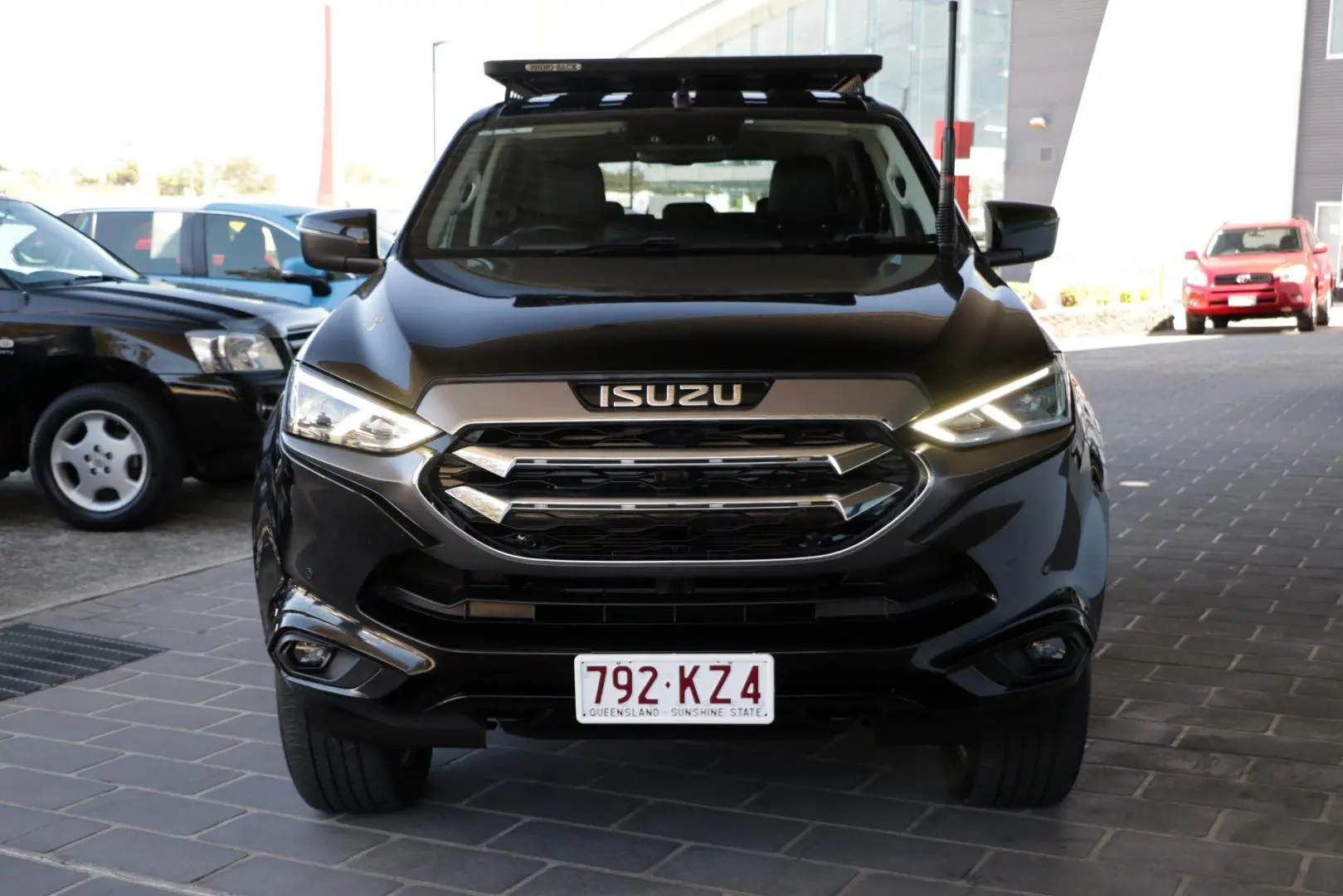 2022 Isuzu MU-X Image 3