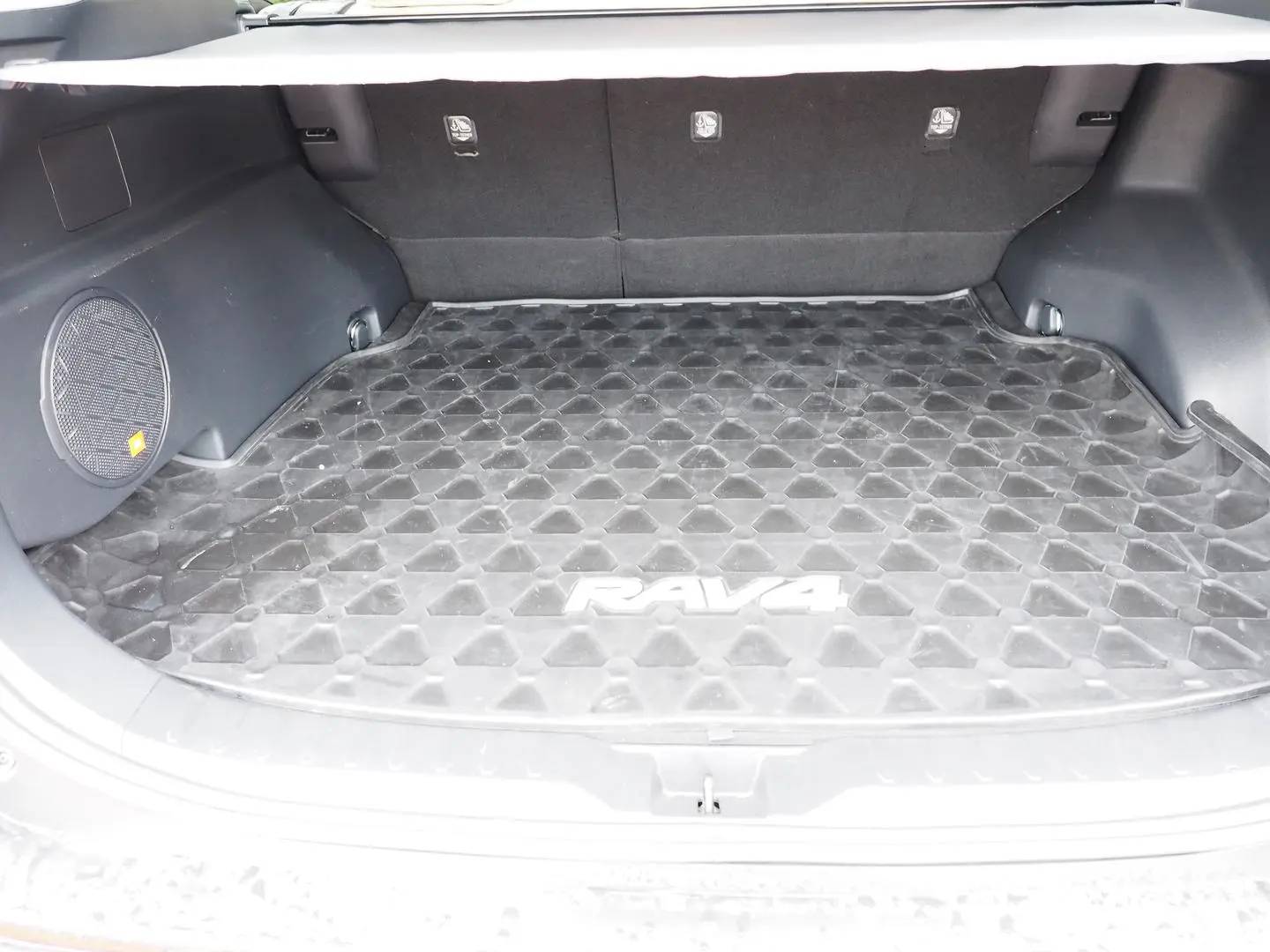 2021 Toyota RAV4 Gallery Image 17