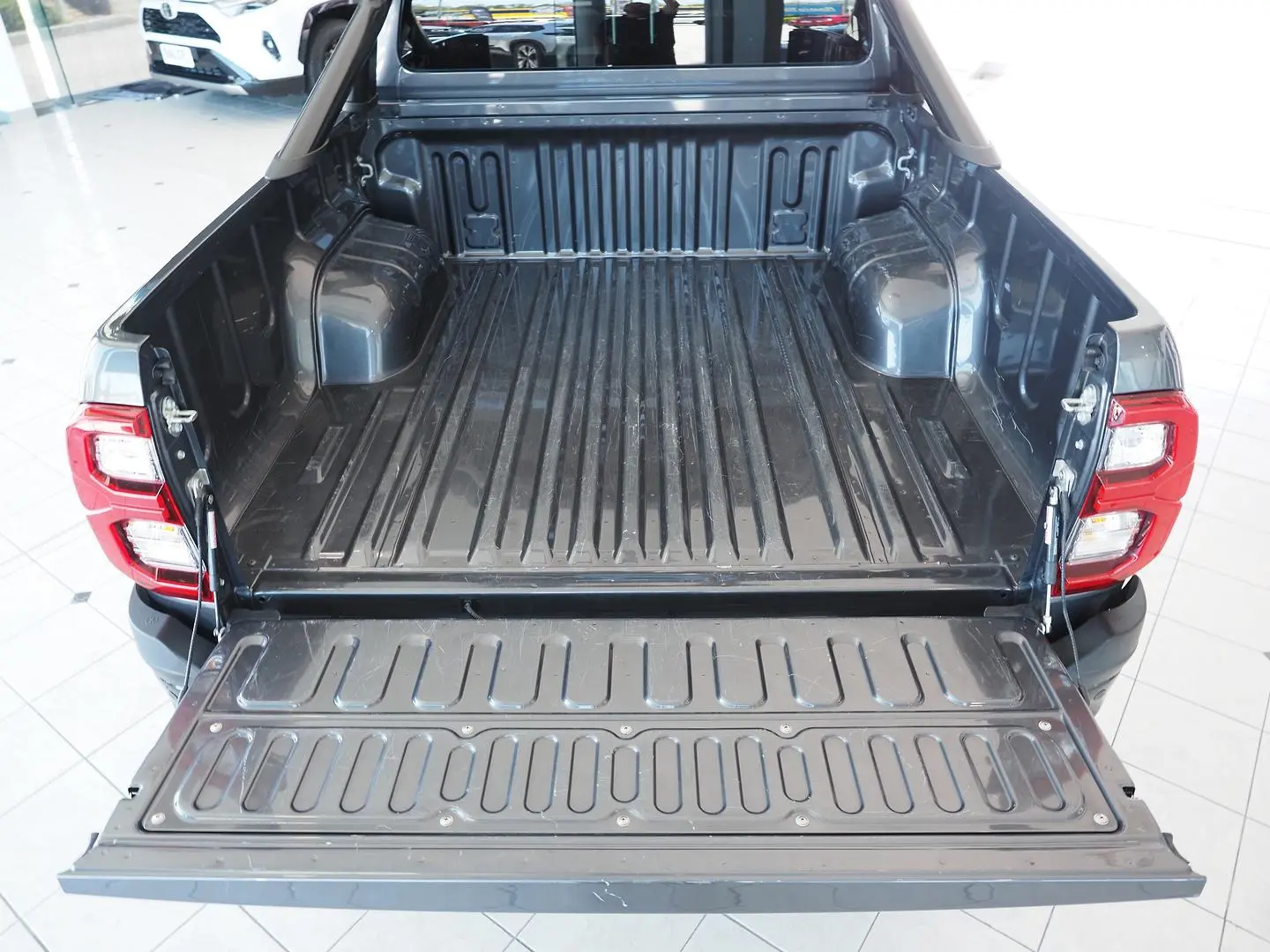 2024 Toyota Hilux Gallery Image 14