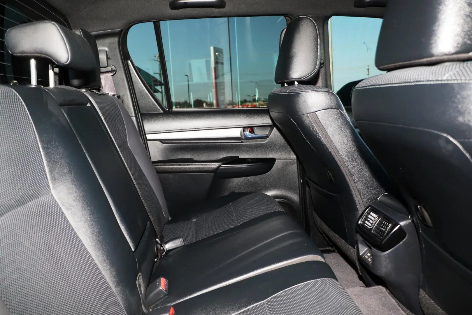 2025 Toyota Hilux Gallery Image 10