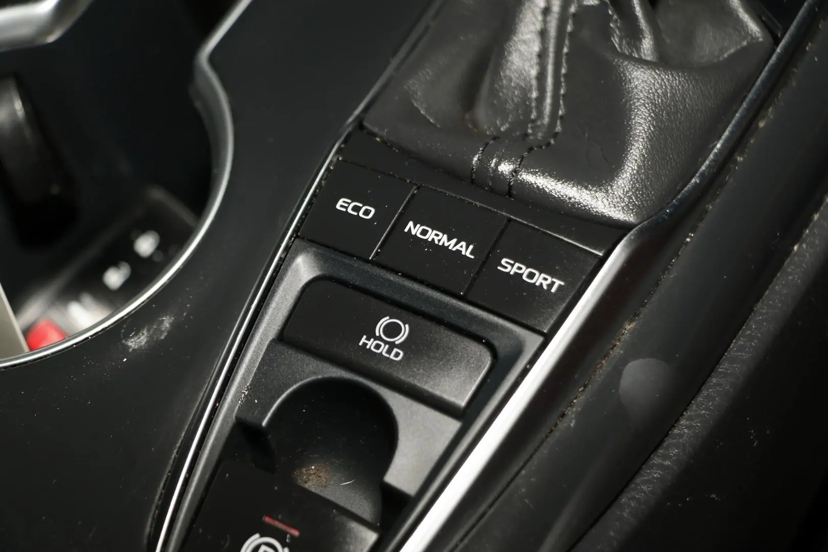 2019 Toyota Camry Gallery Image 16