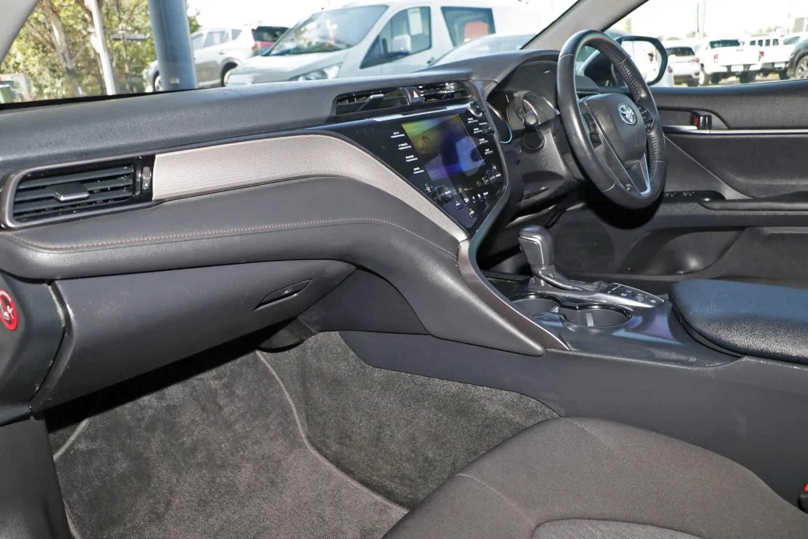 2018 Toyota Camry Gallery Image 7