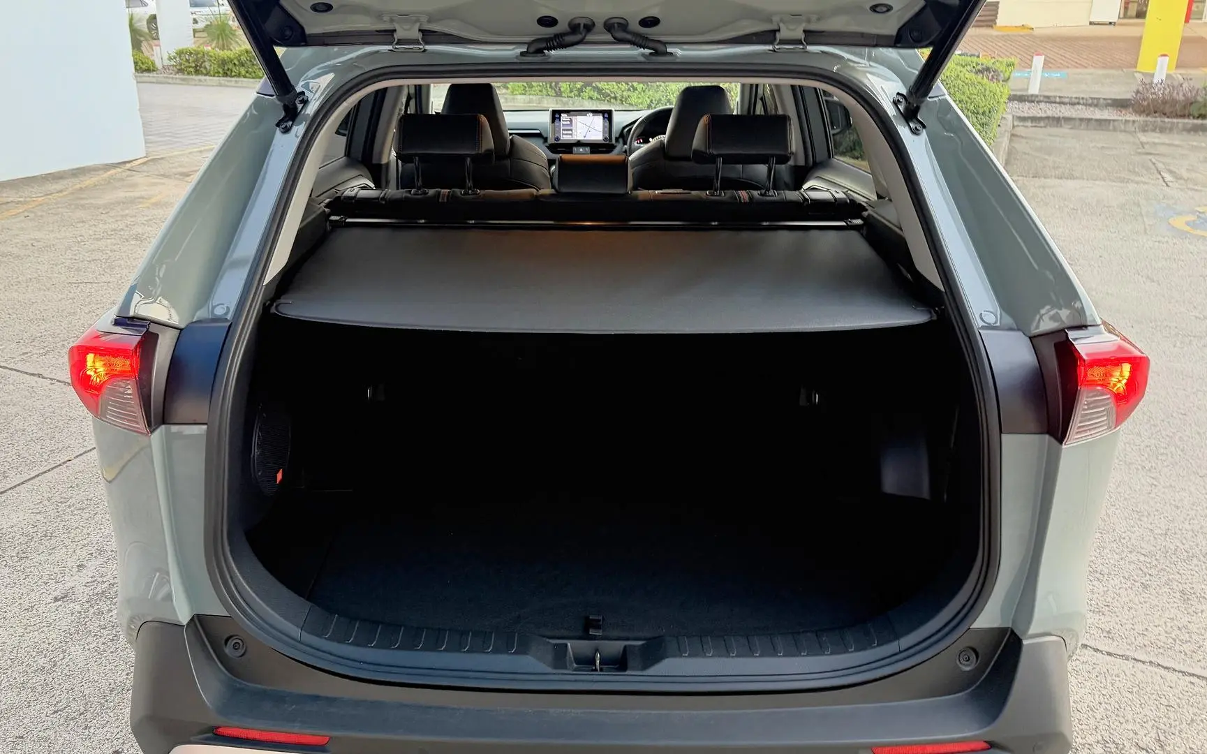 2020 Toyota RAV4 Gallery Image 17
