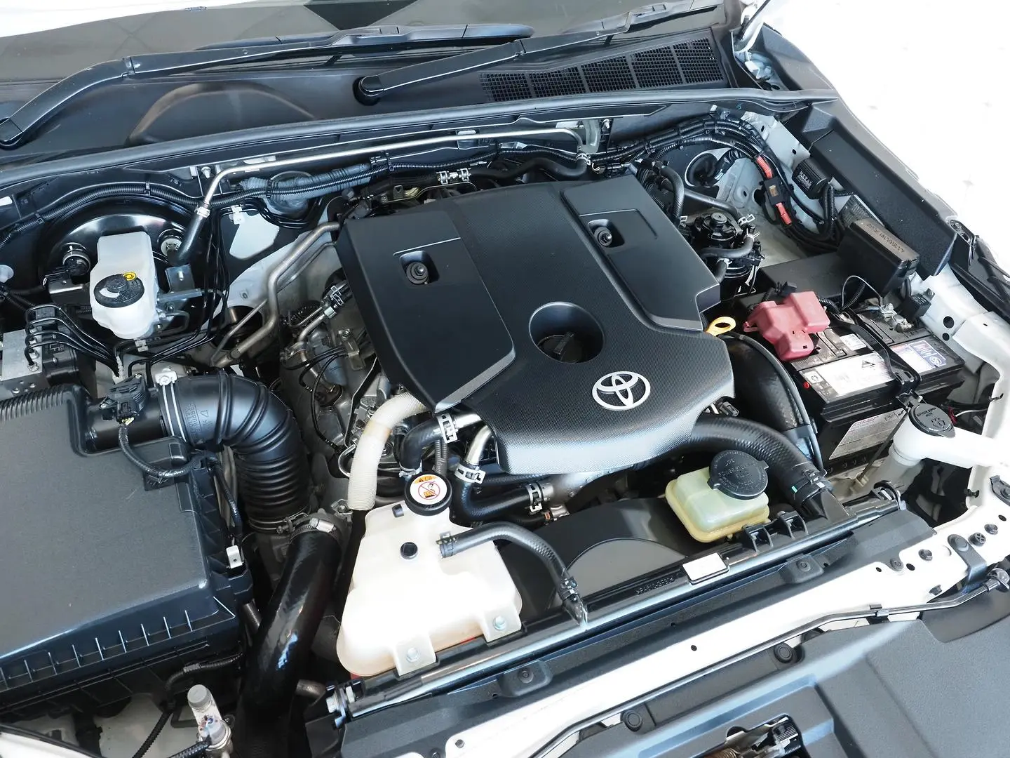 2019 Toyota Hilux Gallery Image 5