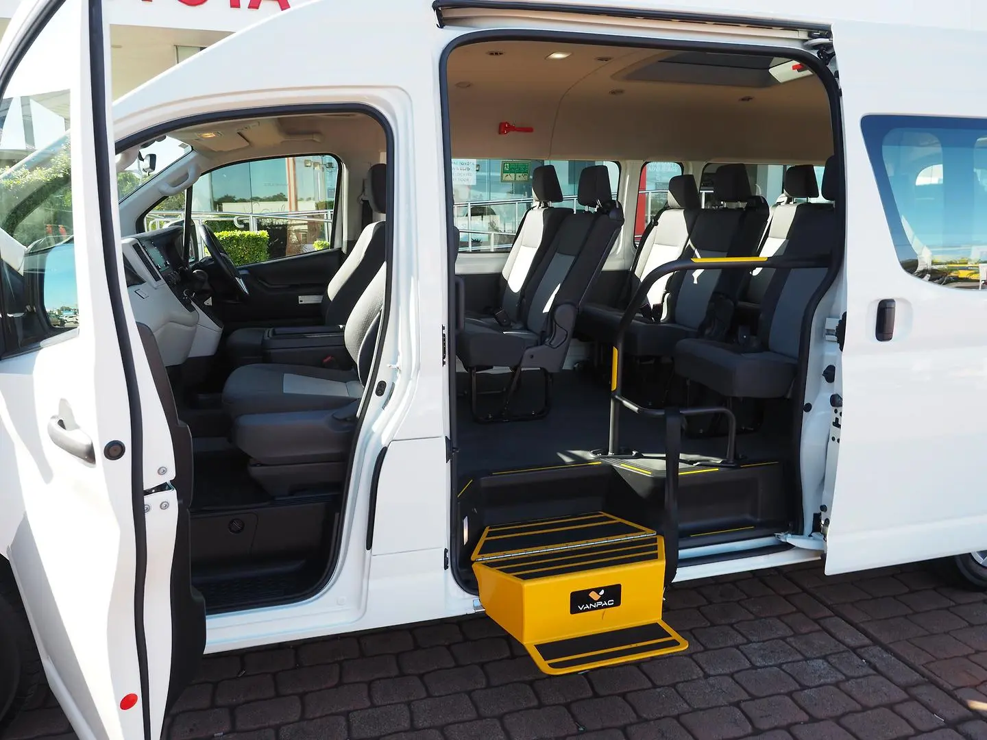 2021 Toyota Hiace Gallery Image 5